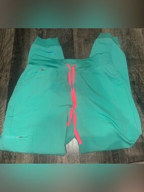 Figs High Waisted Zamora Surgical Green Joggers
